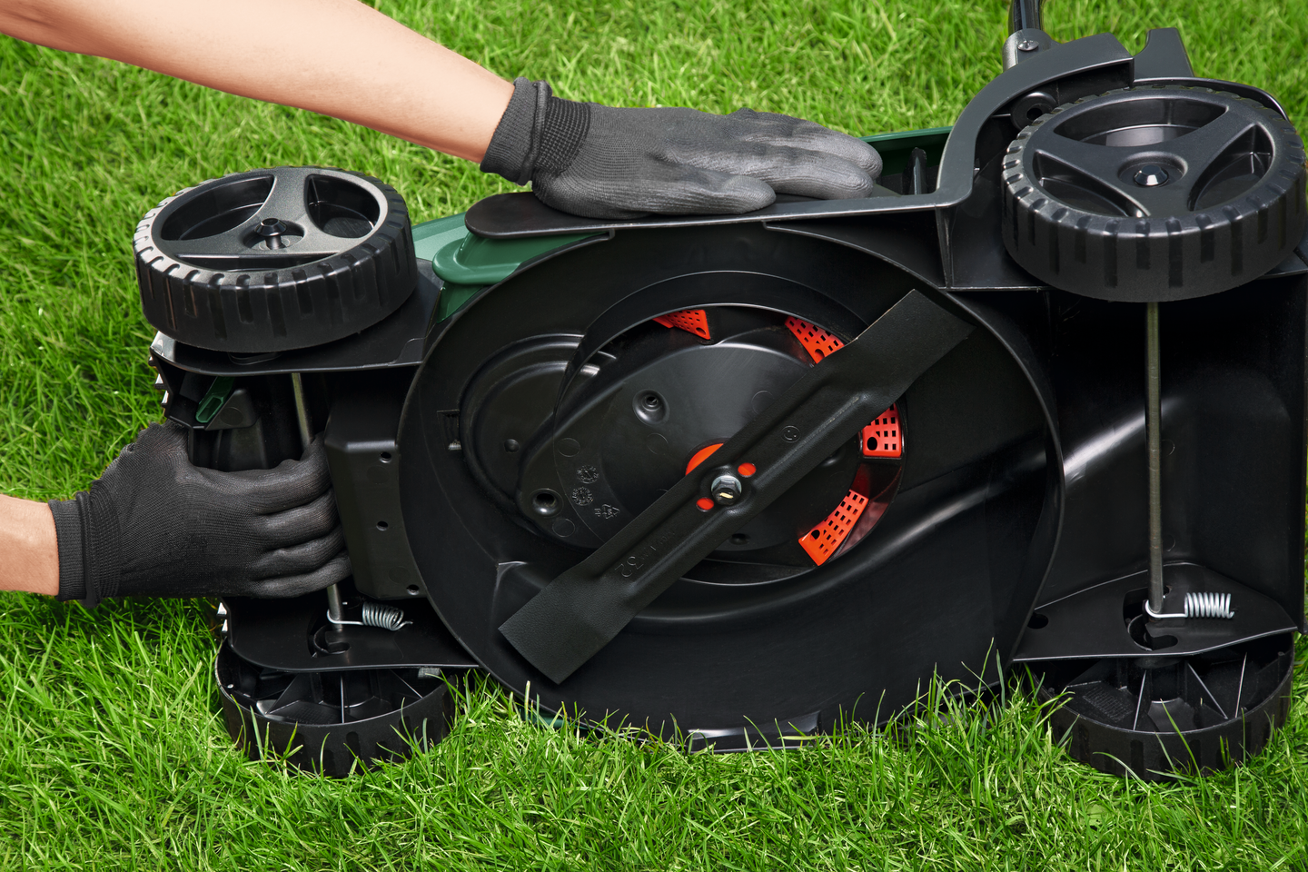 Akkuruohonleikkuri Bosch EasyMower 18V-32-200 Solo