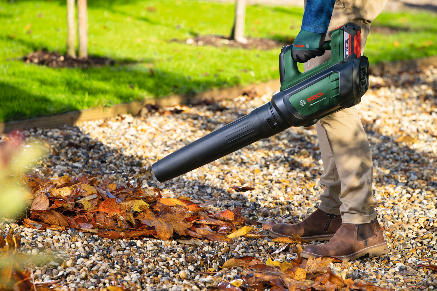 Akkulehtipuhallin Bosch AdvancedLeafBlower 36V-750 1x2,0Ah + laturi