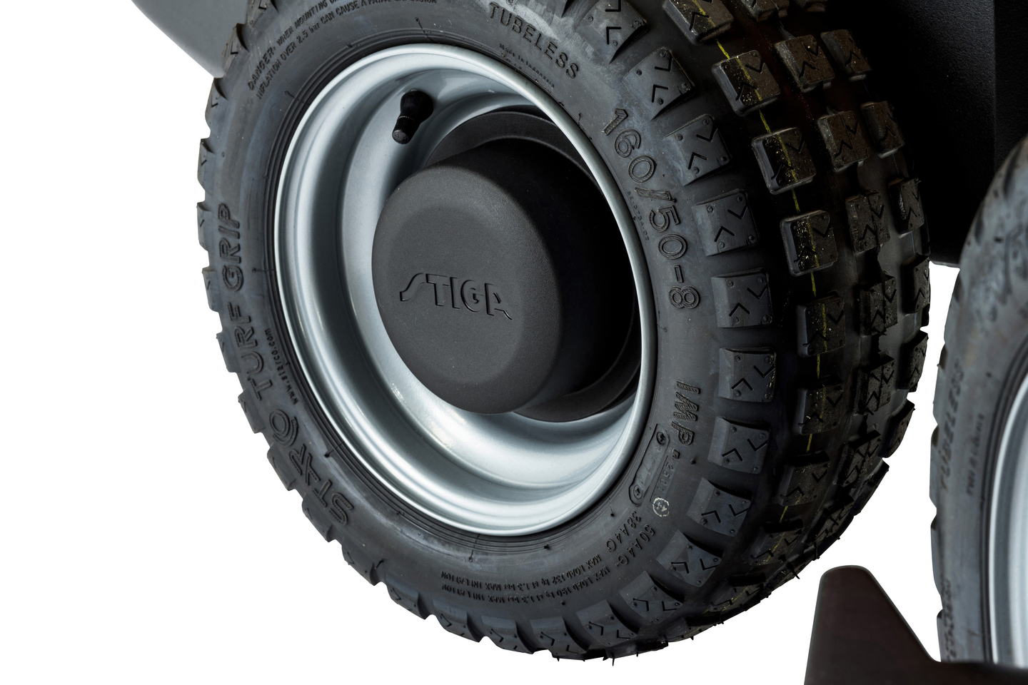 Etuleikkuri Stiga Park 300 M ilman leikkuulaitetta