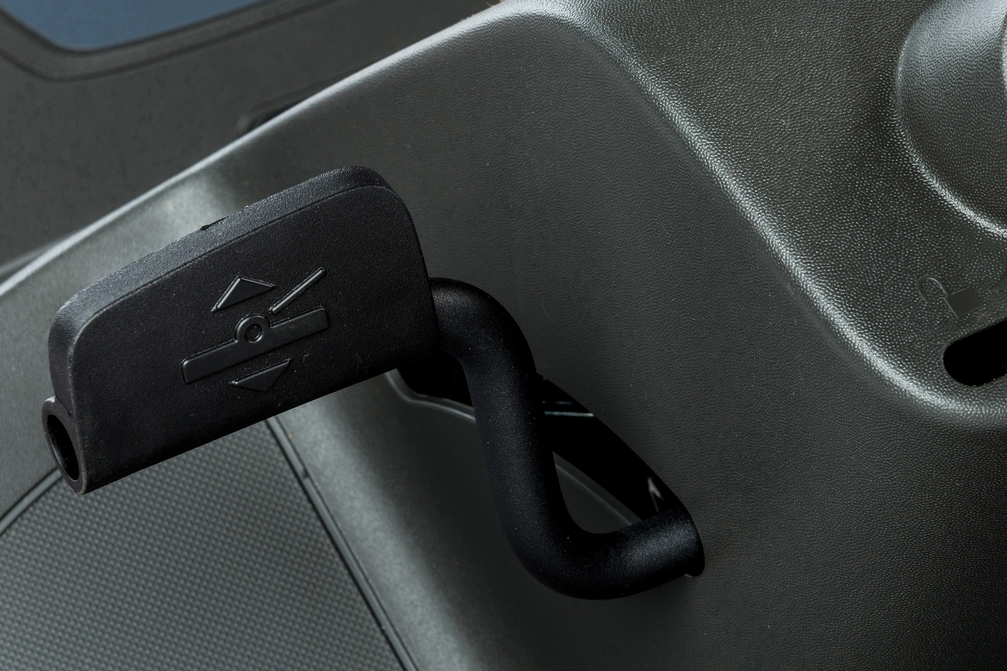 Etuleikkuri Stiga Park 300 M ilman leikkuulaitetta