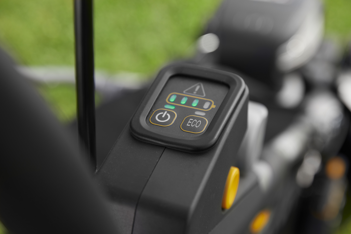 Ruohonleikkuri Stiga Twinclip 950E V Kit 48V 2x7,5Ah