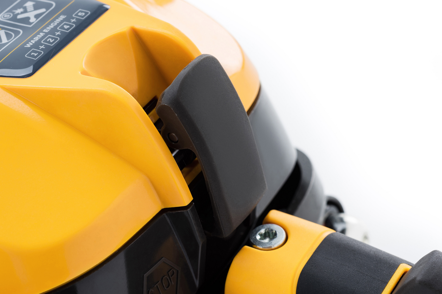 Moottorisaha Stiga CS 755 18in