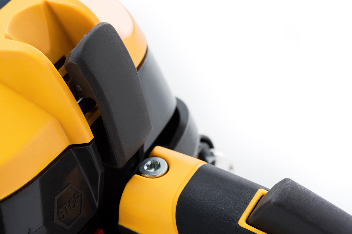 Moottorisaha Stiga CS 750 18in