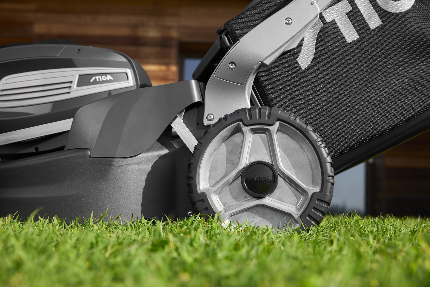 Ruohonleikkuri Stiga Twinclip 950E V Kit 48V 2x7,5Ah