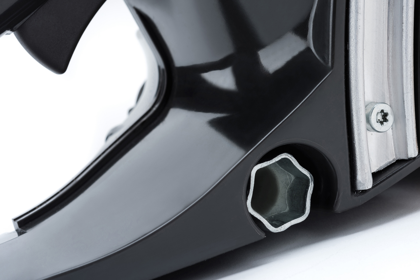 Moottorisaha Stiga CS 750 18in