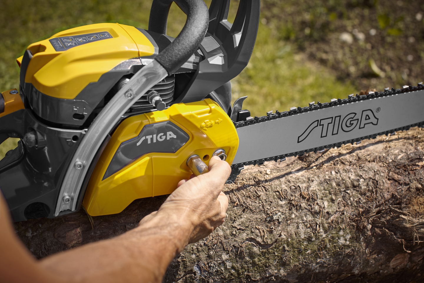 Moottorisaha Stiga CS 755 18in