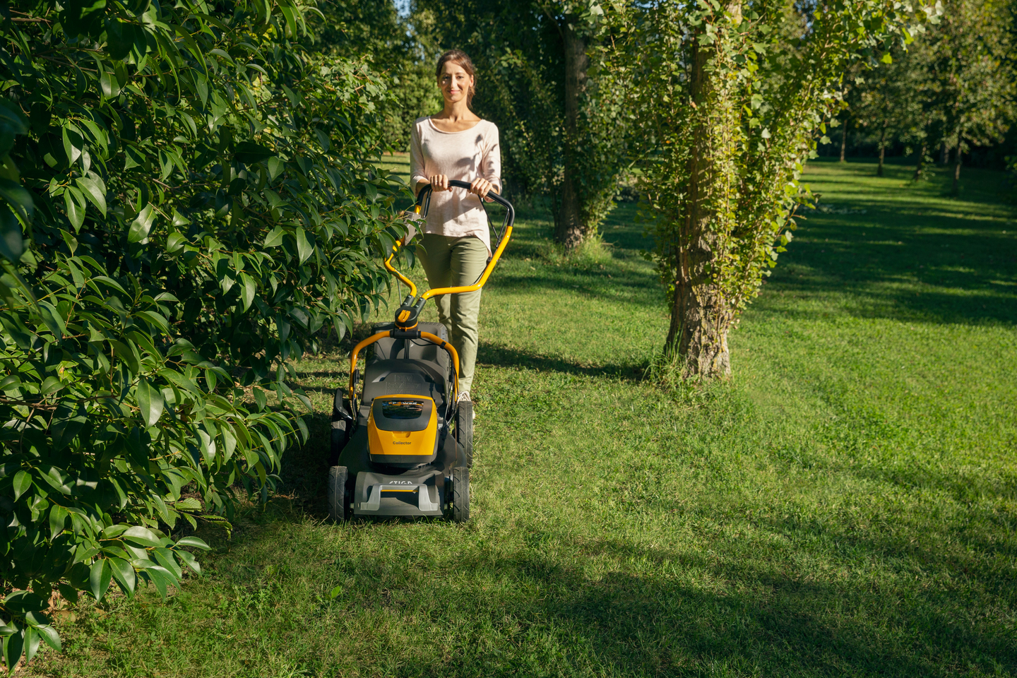 Ruohonleikkuri Stiga Collector 543E Kit 48V 1x4,0Ah