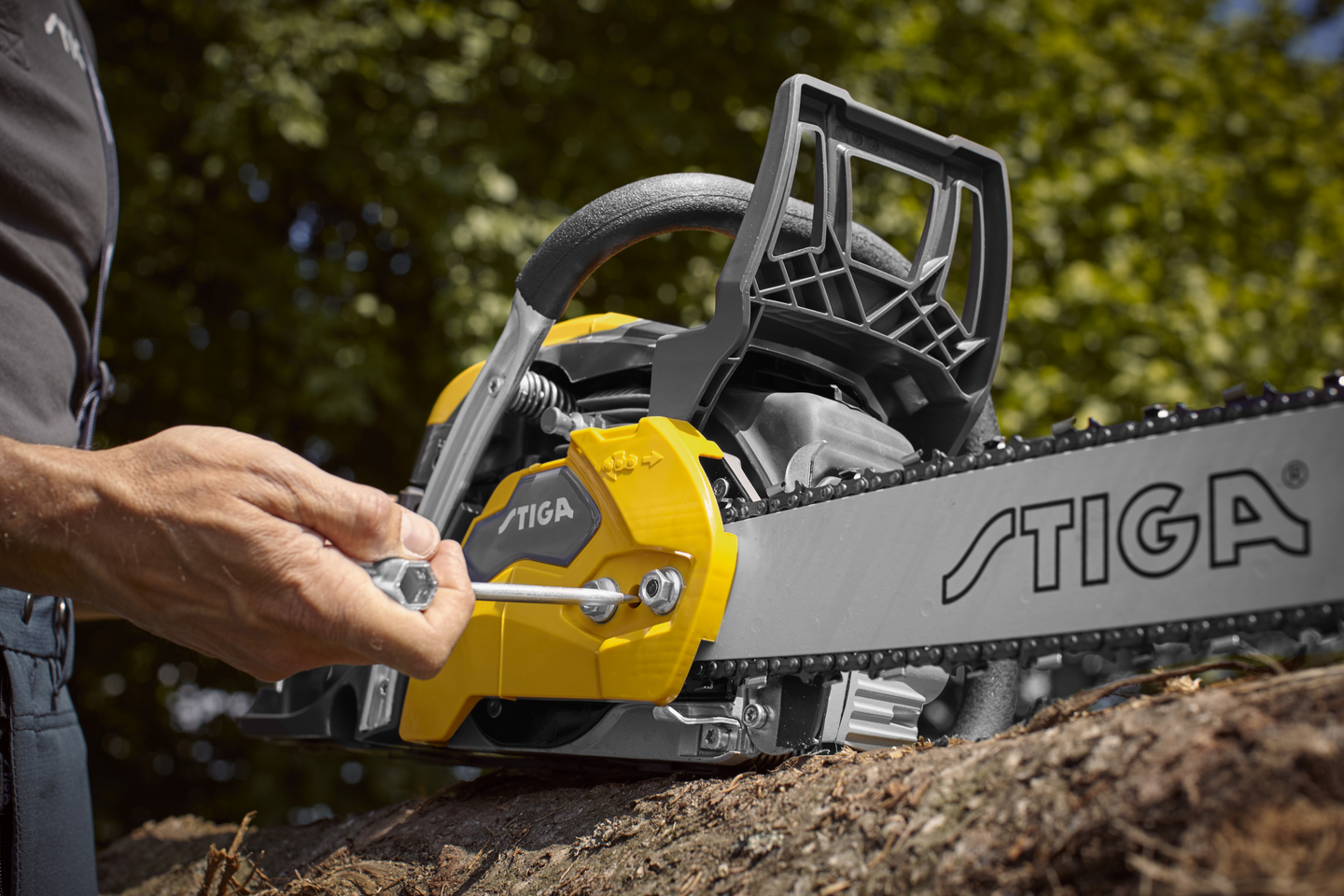 Moottorisaha Stiga CS 755 18in