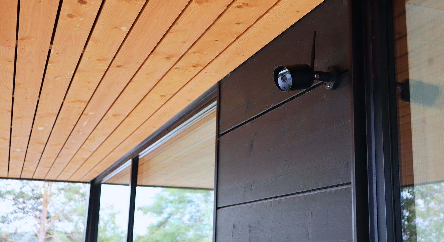 Valvontakamera Emax Smart Home Wi-Fi 5m johto ulko- ja sisäkäyttöön IP65