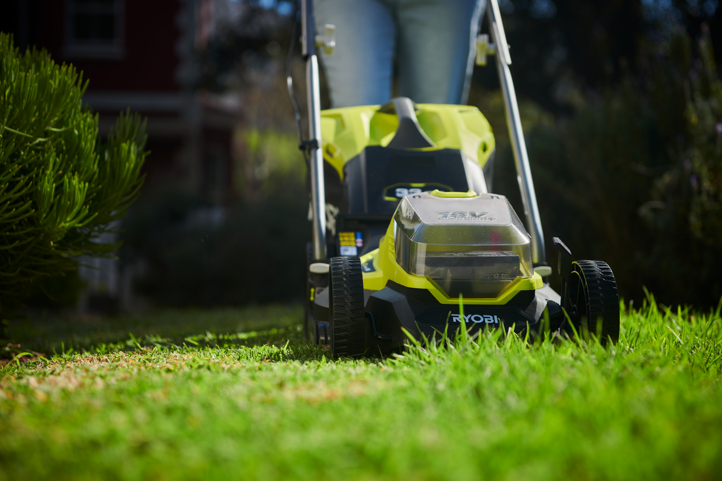 Ruohonleikkuri Ryobi RY18LMX40B-240 18V ONE+ HP 2x4,0Ah