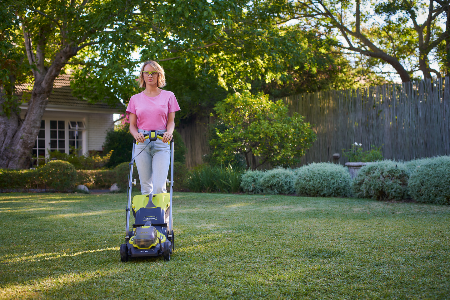 Ruohonleikkuri Ryobi RY18LMX40B-240 18V ONE+ HP 2x4,0Ah