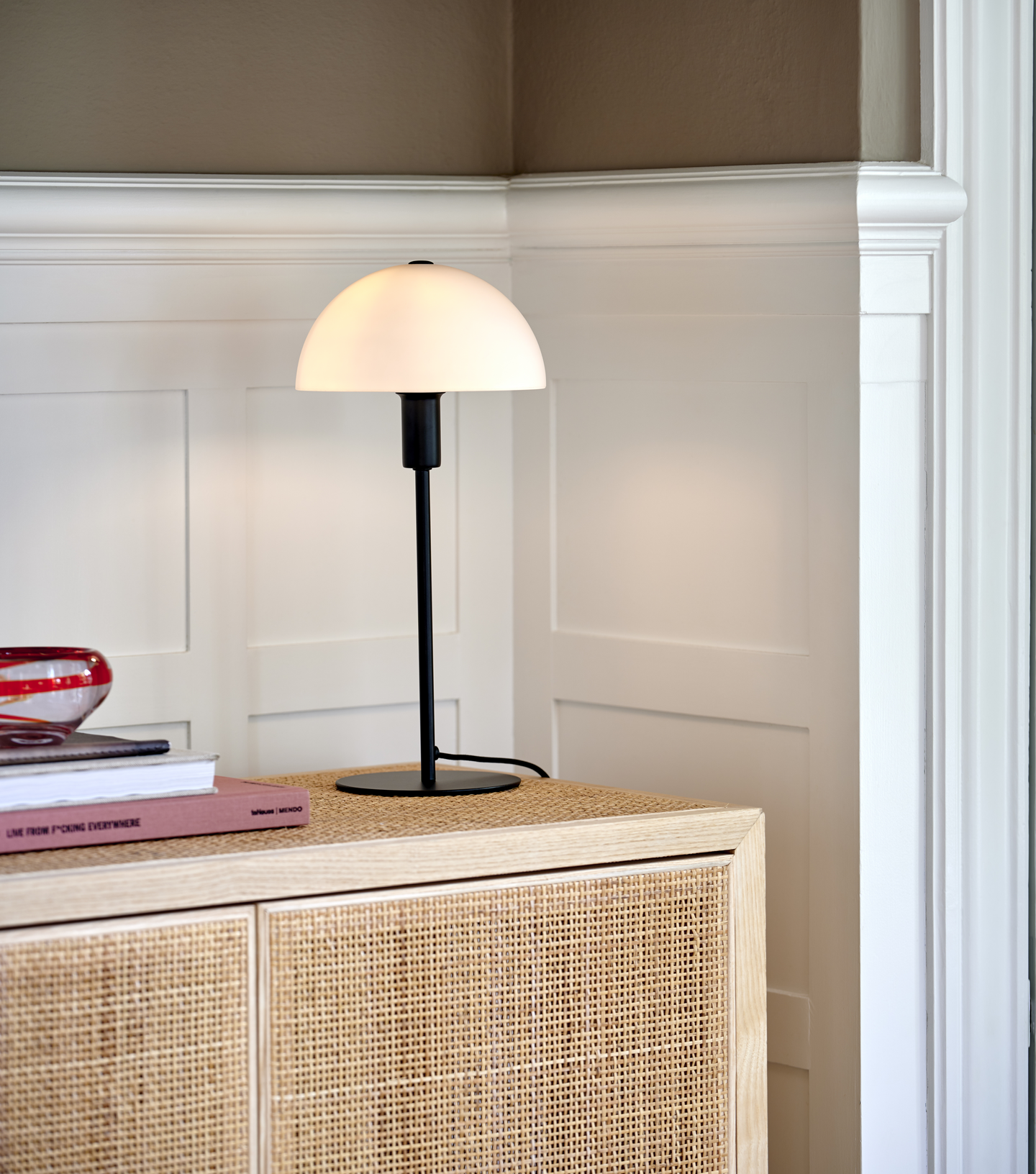 Pöytävalaisin Nordlux Ellen E14 musta