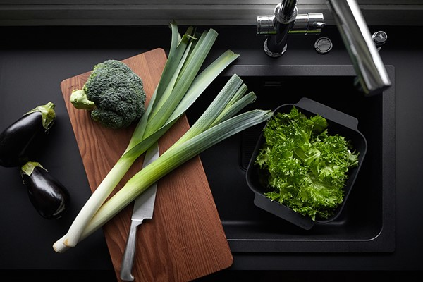 Keittiöallas Stala CEG-50B musta kvartsikomposiitti