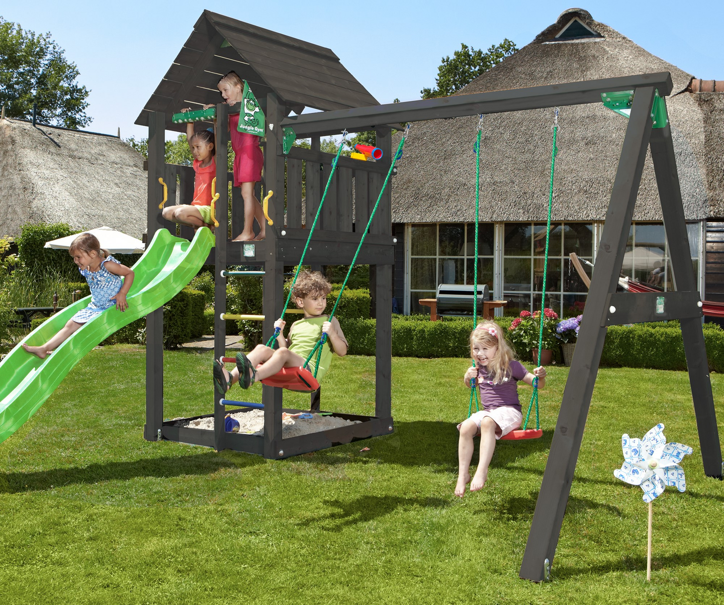 Jungle Gym Cabin leikkitorni ja Swing Module X'tra, musta