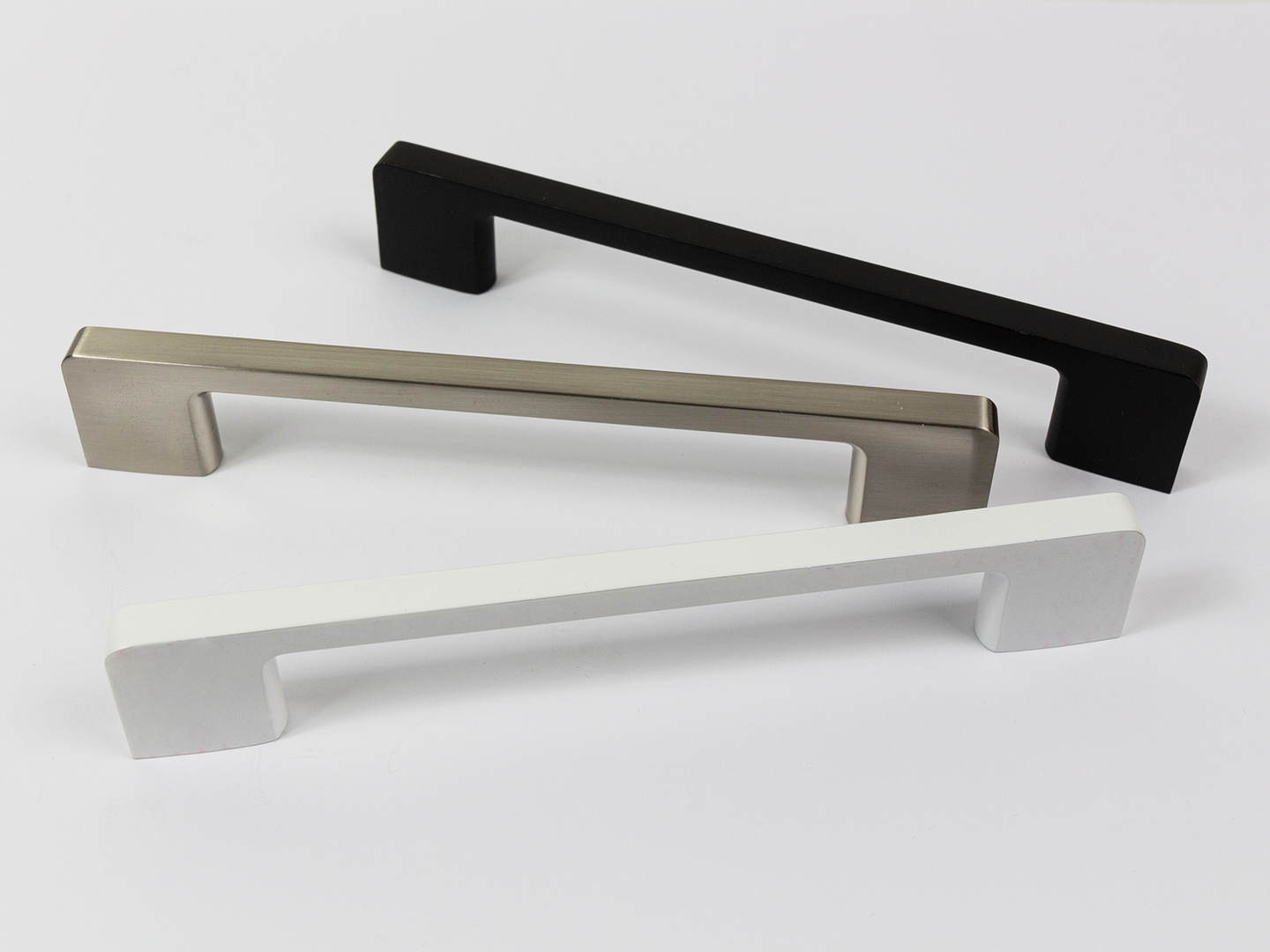 Kalustevedin Cello Nelli 128mm musta 2kpl