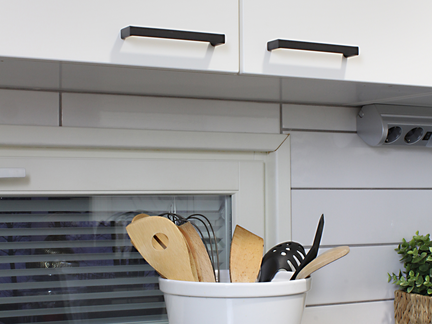 Kalustevedin Cello Alex 128mm musta 2kpl