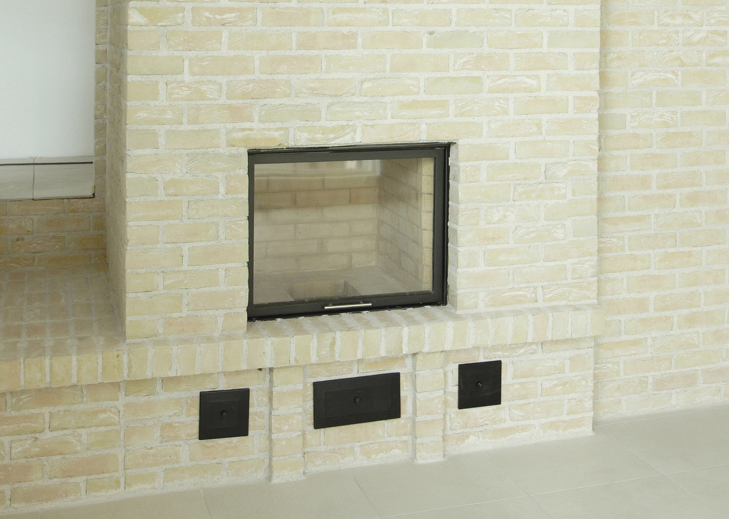 Tulitiililaatta Wienerberger 230x114x25