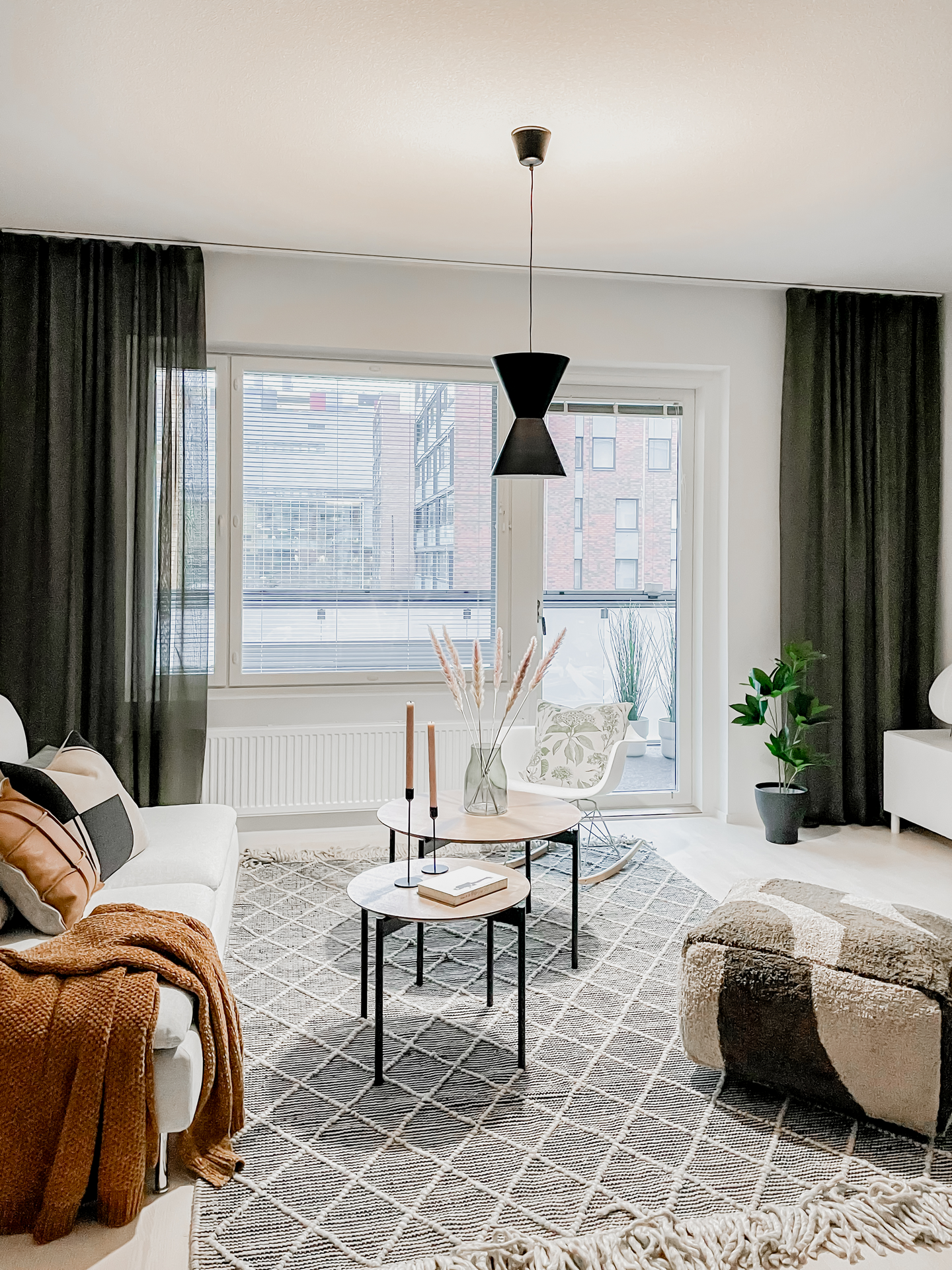 Riippuvalaisin Sessak Länsi musta