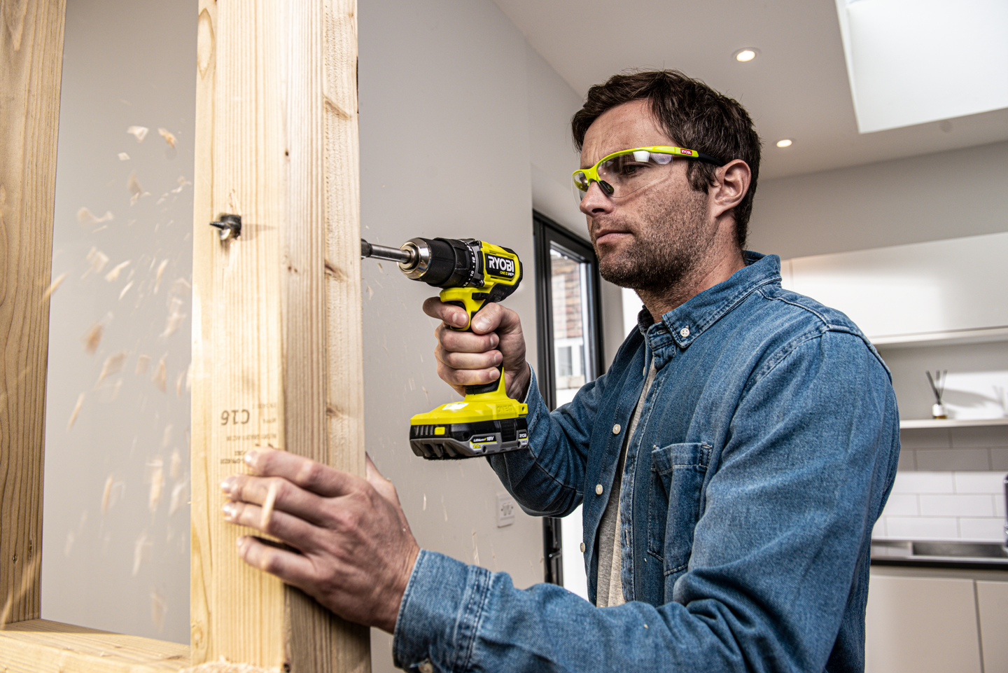 Akkuporakone Ryobi RDD18C-2C20SA32 18V ONE+ HP Compact 2x2,0Ah + tarvikesarja