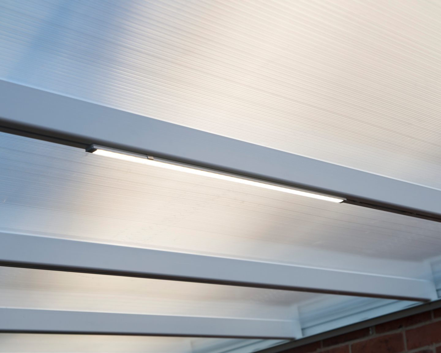 Valosarja Palram - Canopia-tuotteisiin