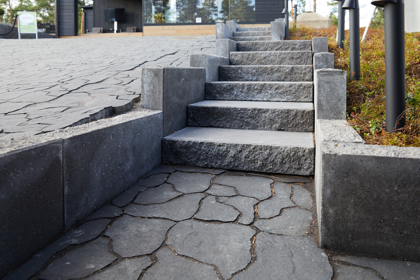 Loimuliuskekivi Lakka 80 hiilenmusta