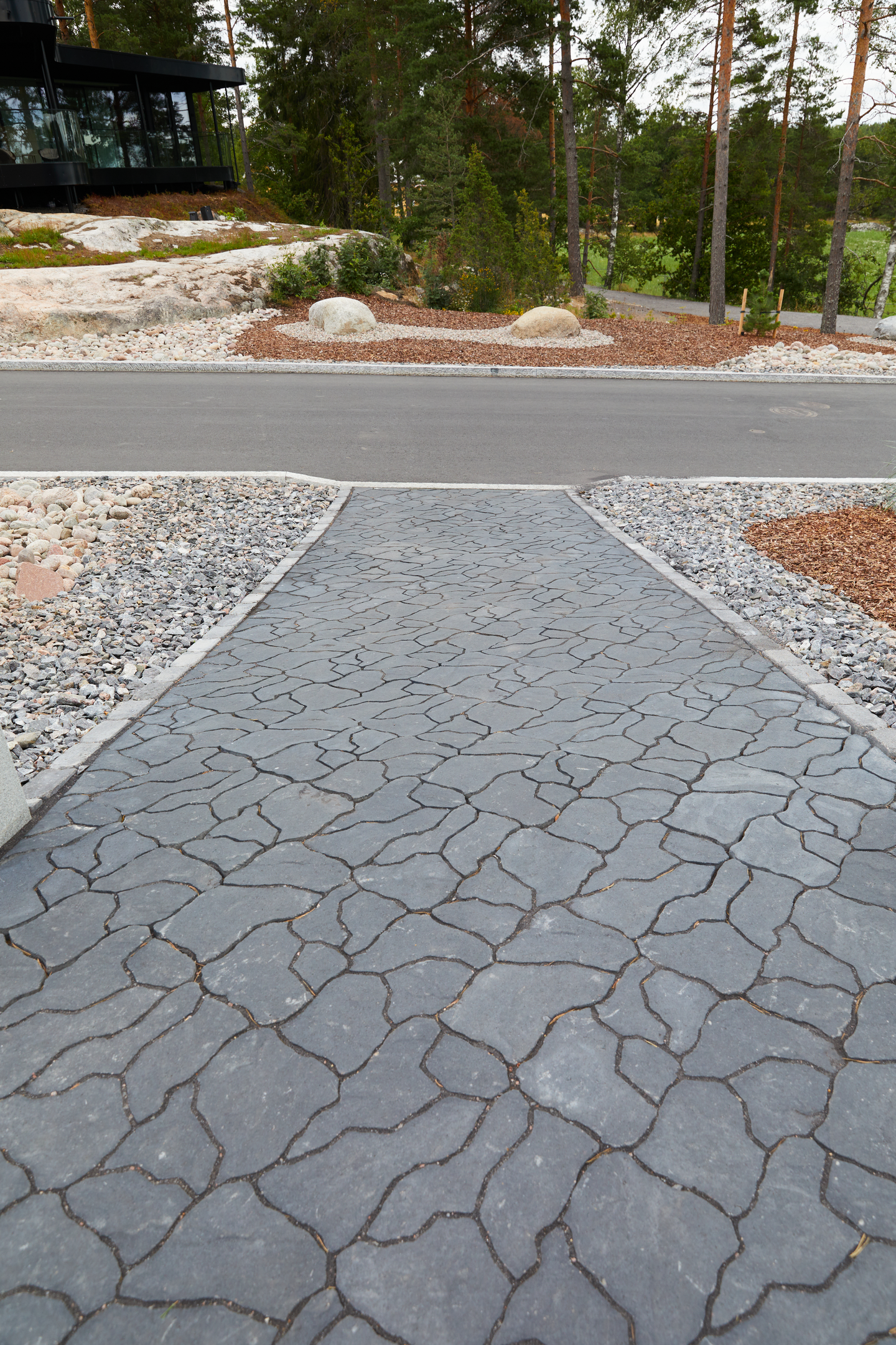 Loimuliuskekivi Lakka 80 hiilenmusta