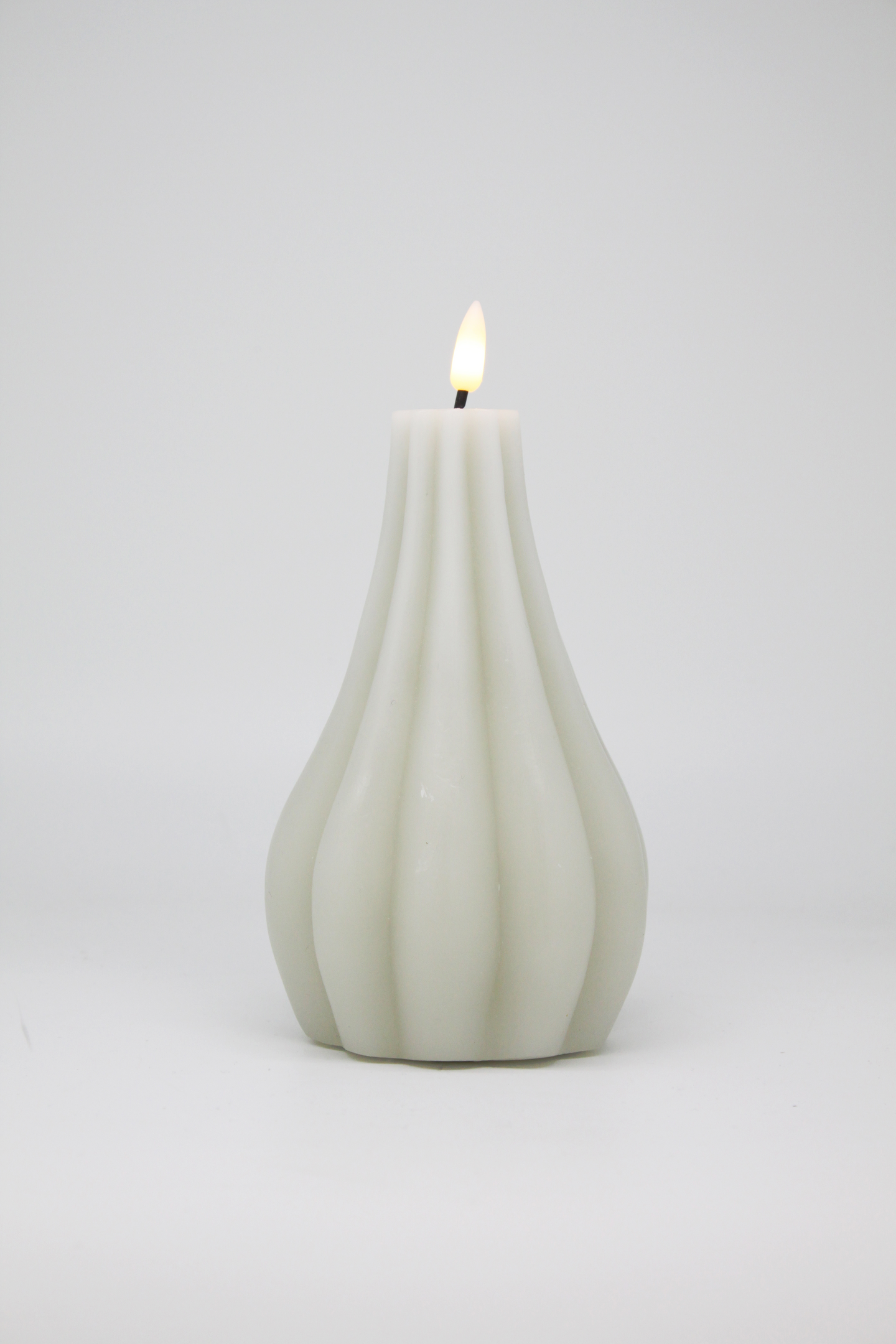 Led-kynttilä Cello sipuli  16cm valkoinen