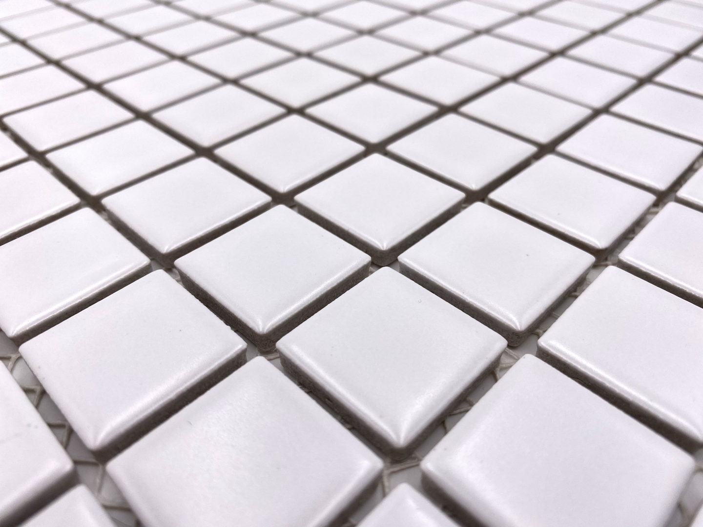 MOSAIK CELLO UNICOLOR 2,5X2,5 VIT, MT B140 PER ARK