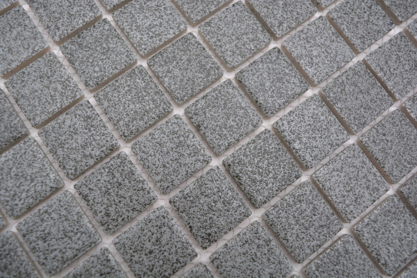 MOSAIK CELLO REA 2,5X2,5 GRÅ AT900, R10 PER ARK