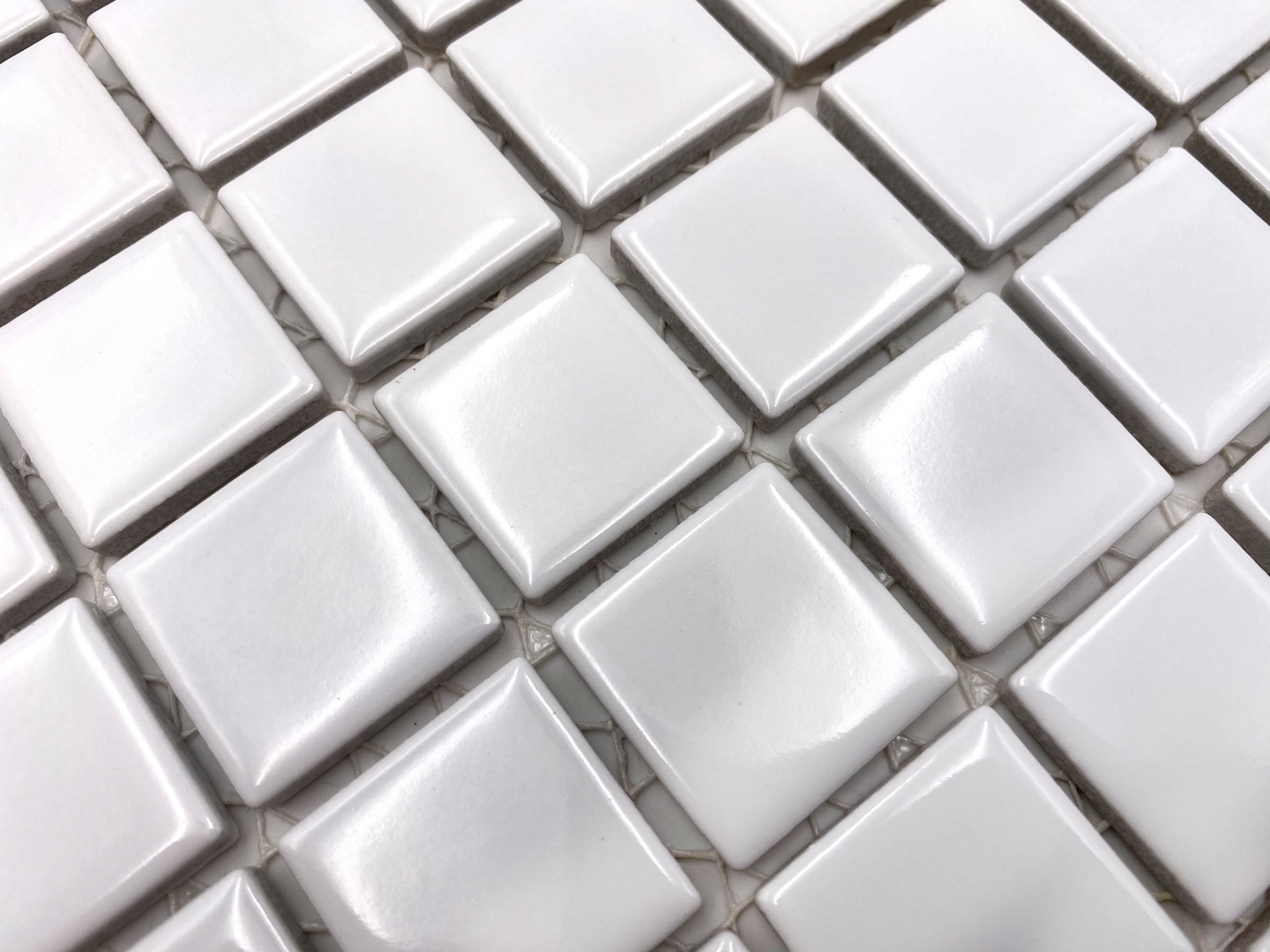 MOSAIK CELLO UNICOLOR 2,5X2,5 VIT, GL B100 PER ARK