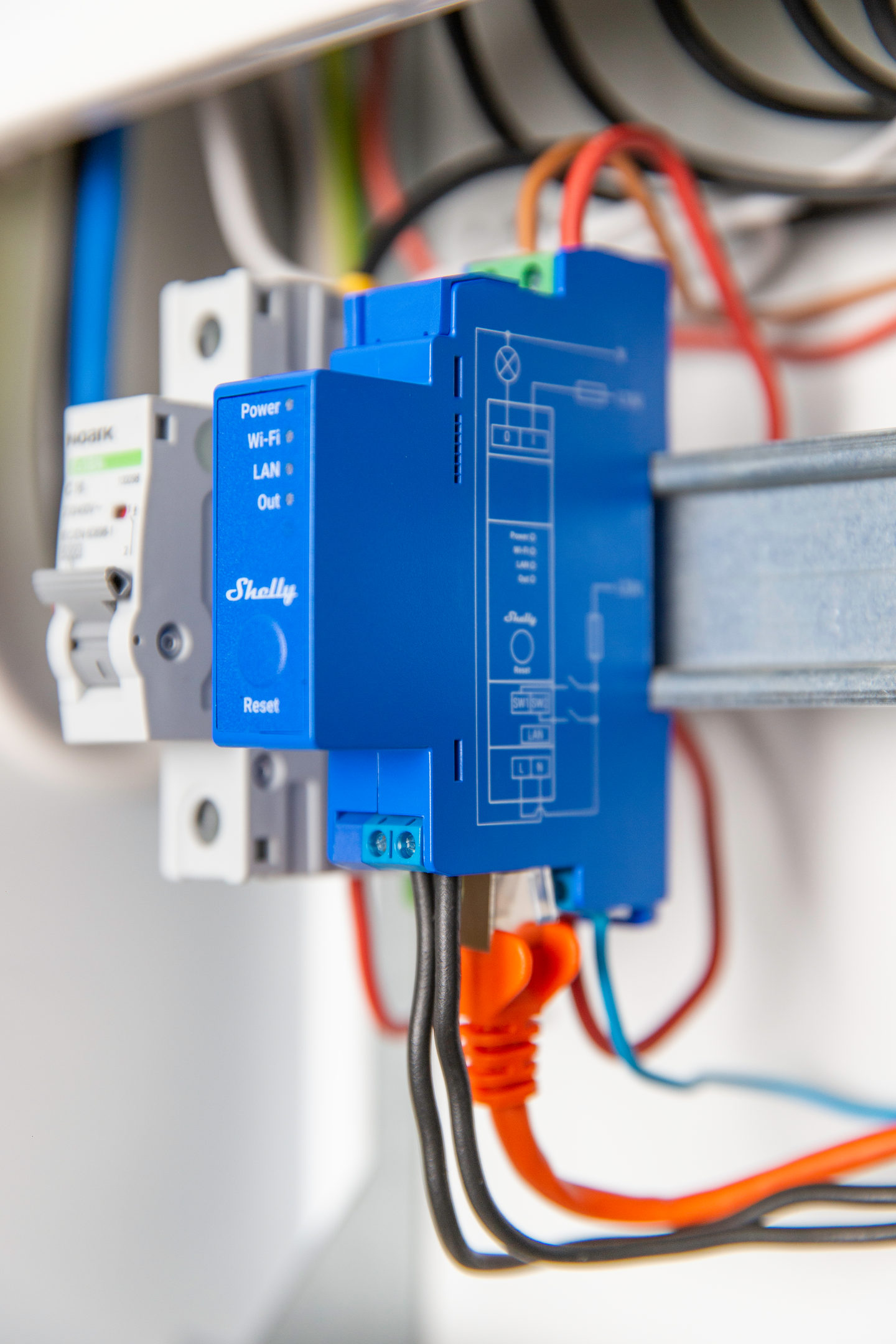 Rele Shelly Pro 1 ohjelmoitava 1-K 16A DIN-kiskoon WiFi