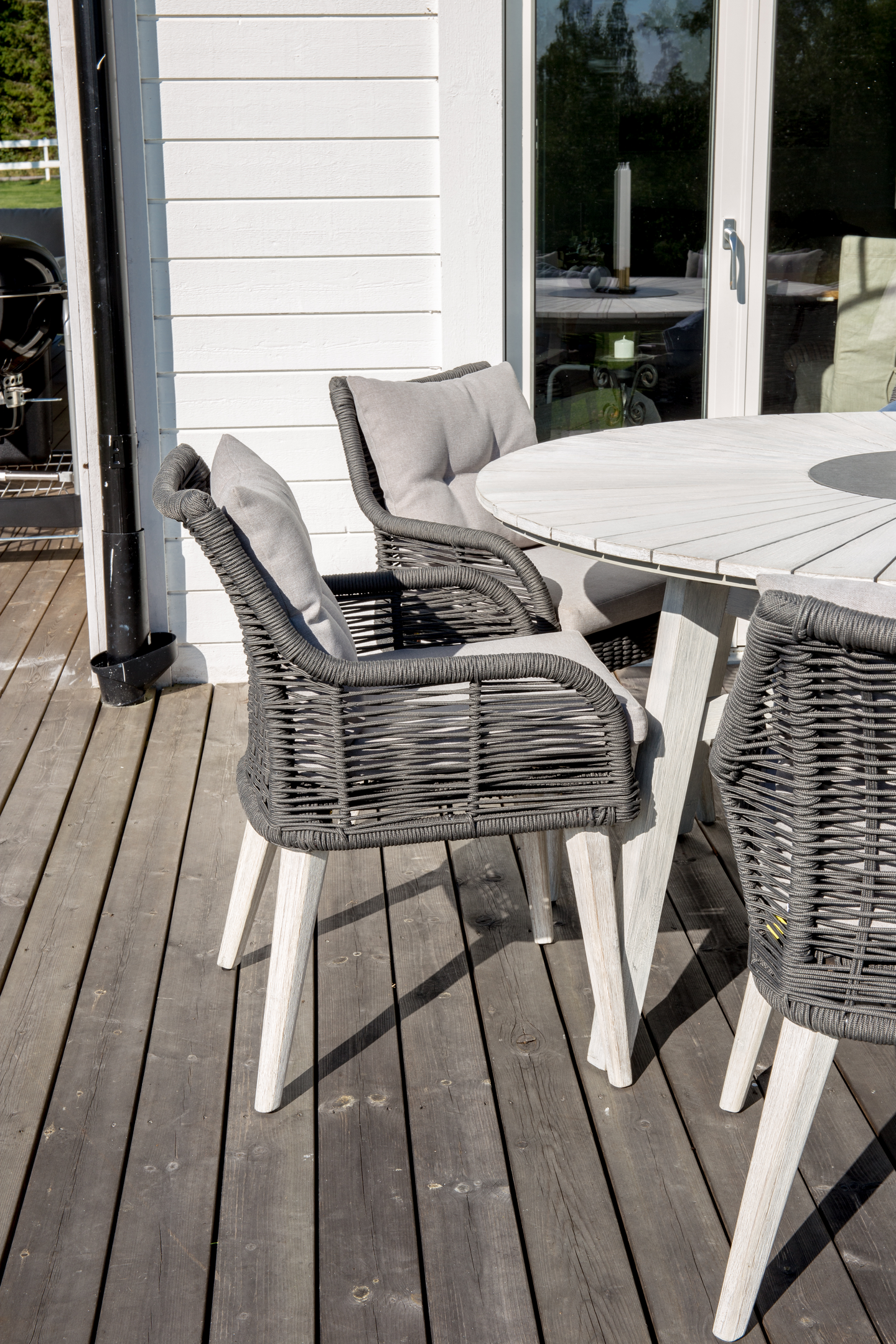 RUNTBORD CELLO RUNS ANTIKVIT 150DIAM