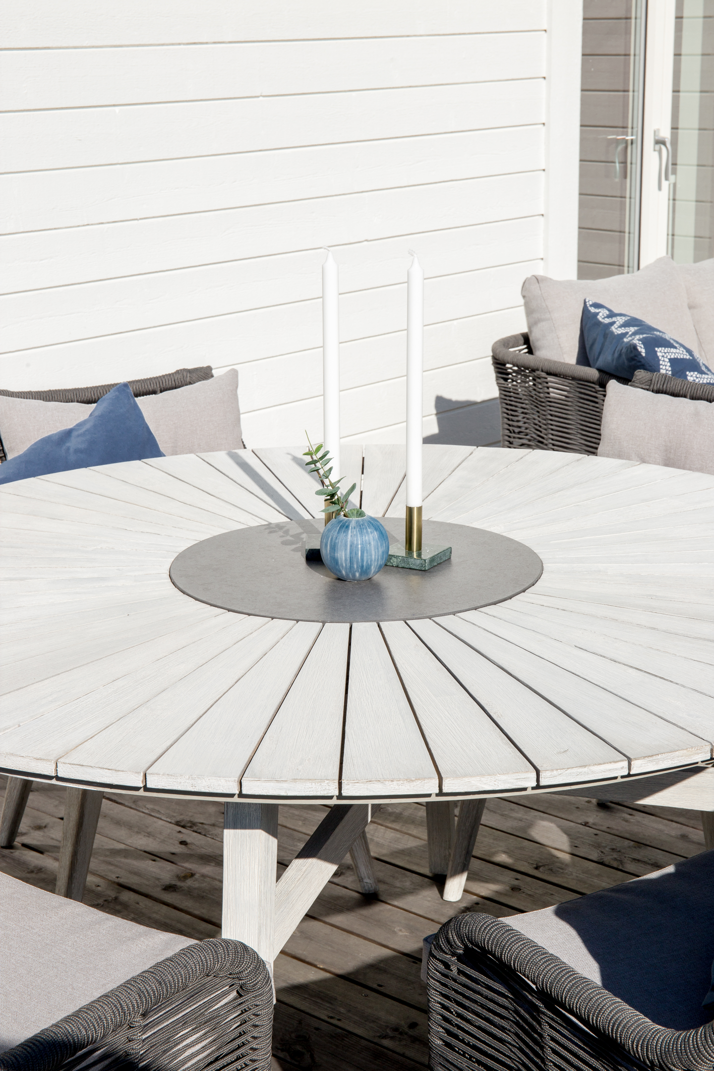 RUNTBORD CELLO RUNS ANTIKVIT 150DIAM