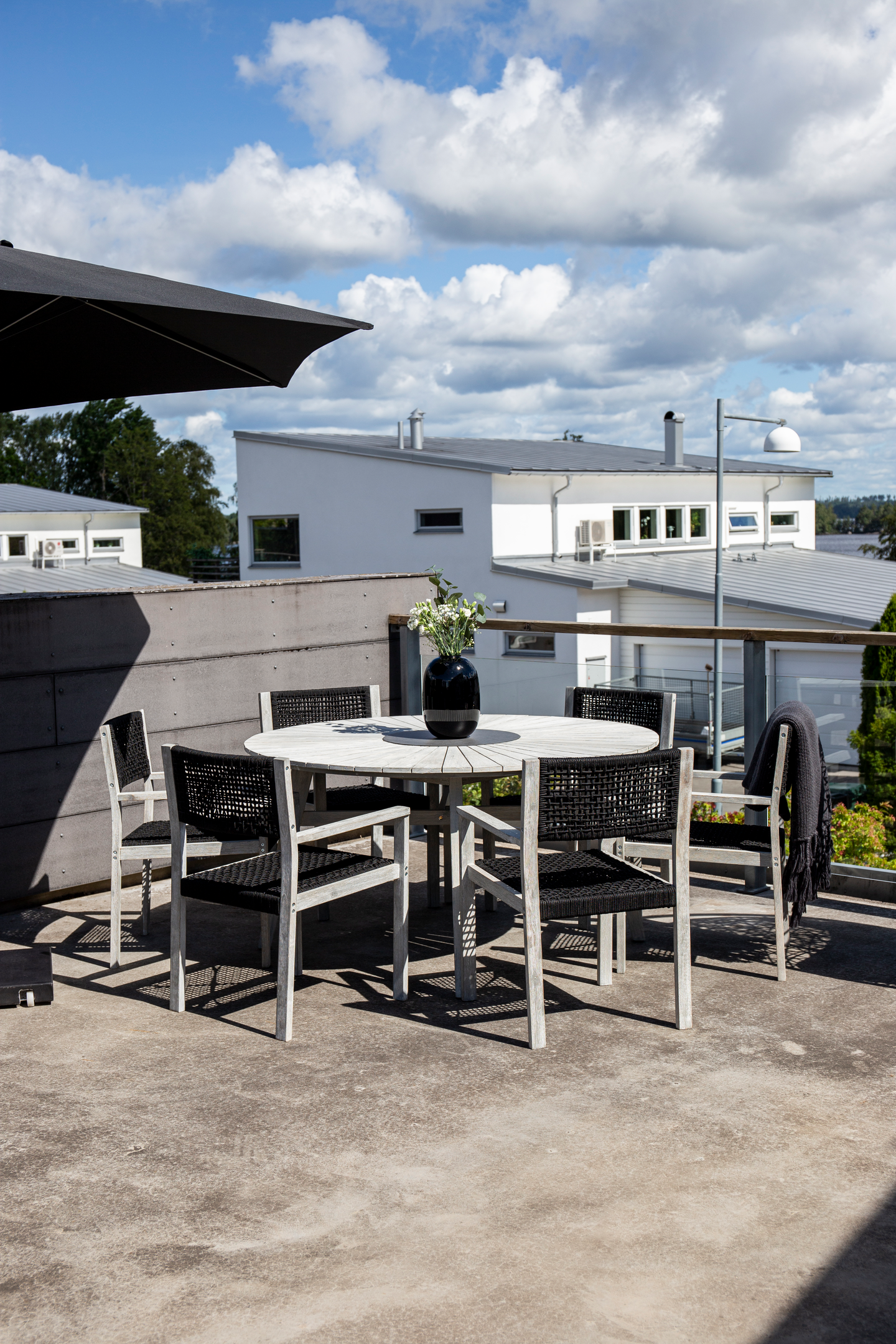 RUNTBORD CELLO RUNS ANTIKVIT 150DIAM