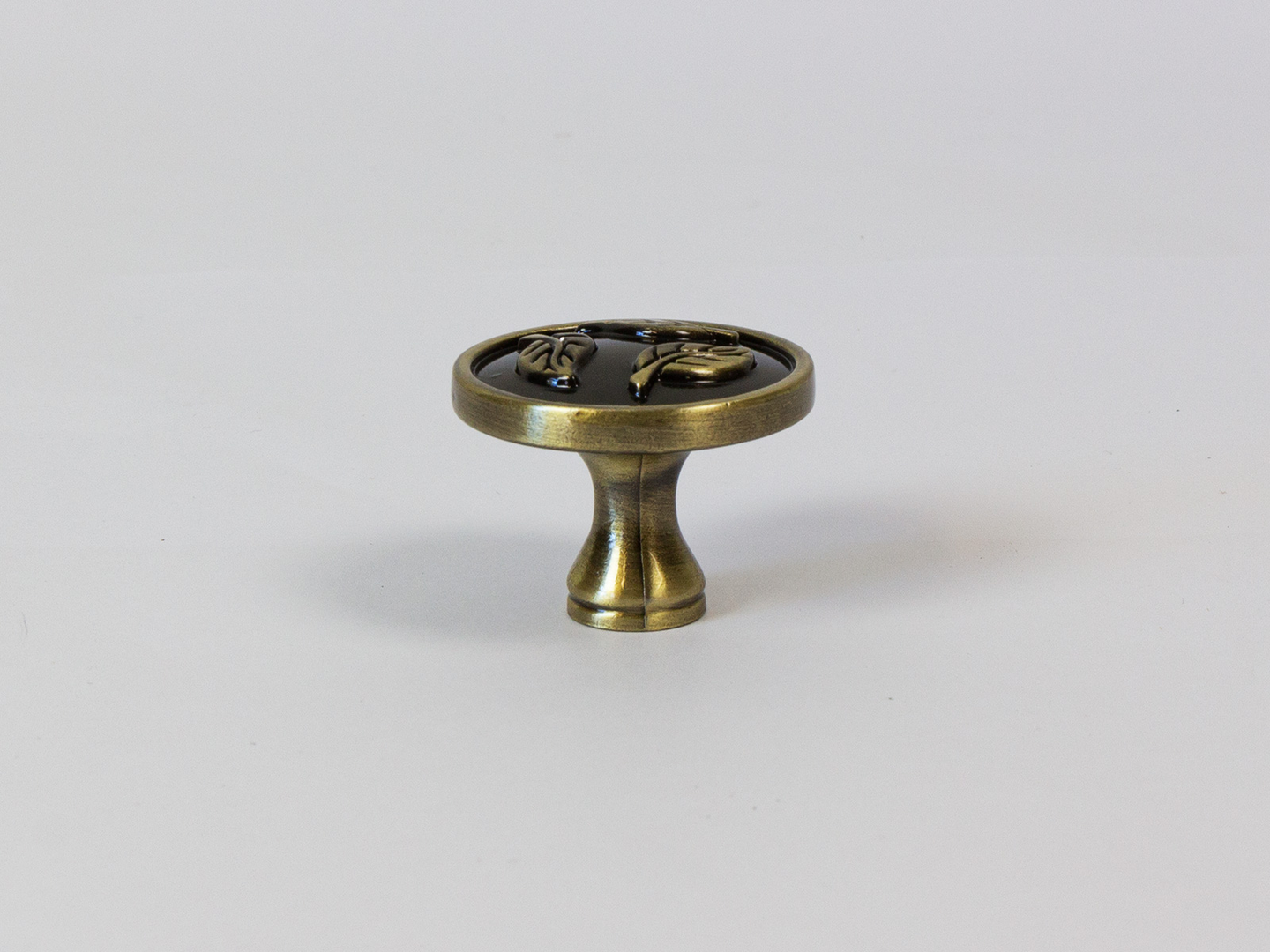 Nuppivedin Cello Amanda 37 antiikkimessinki 2kpl