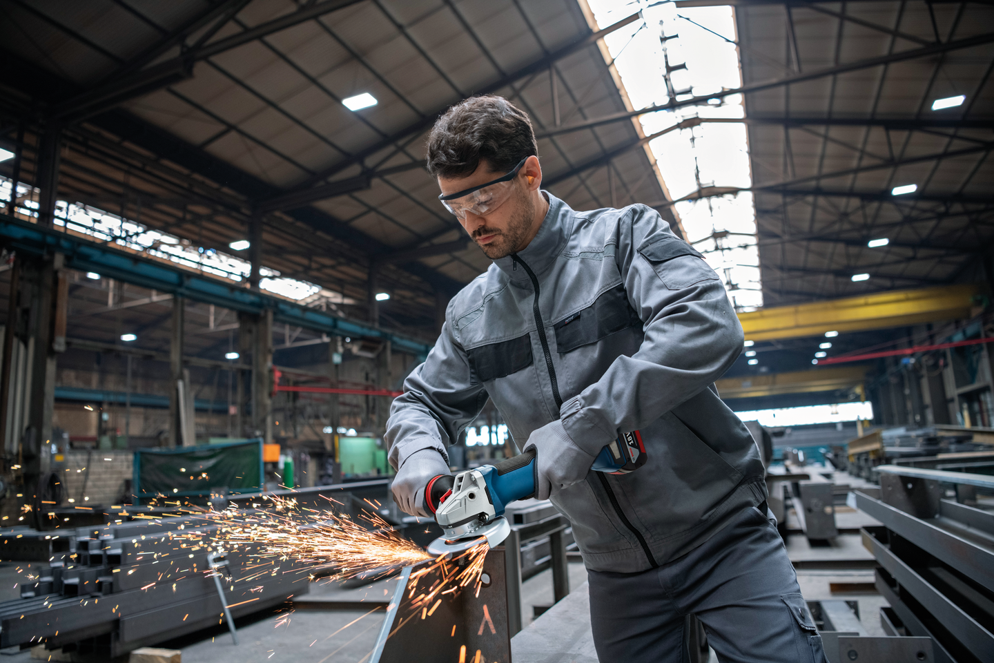 Akkukulmahiomakone Bosch GWS 18V-10 P Solo L-Boxx