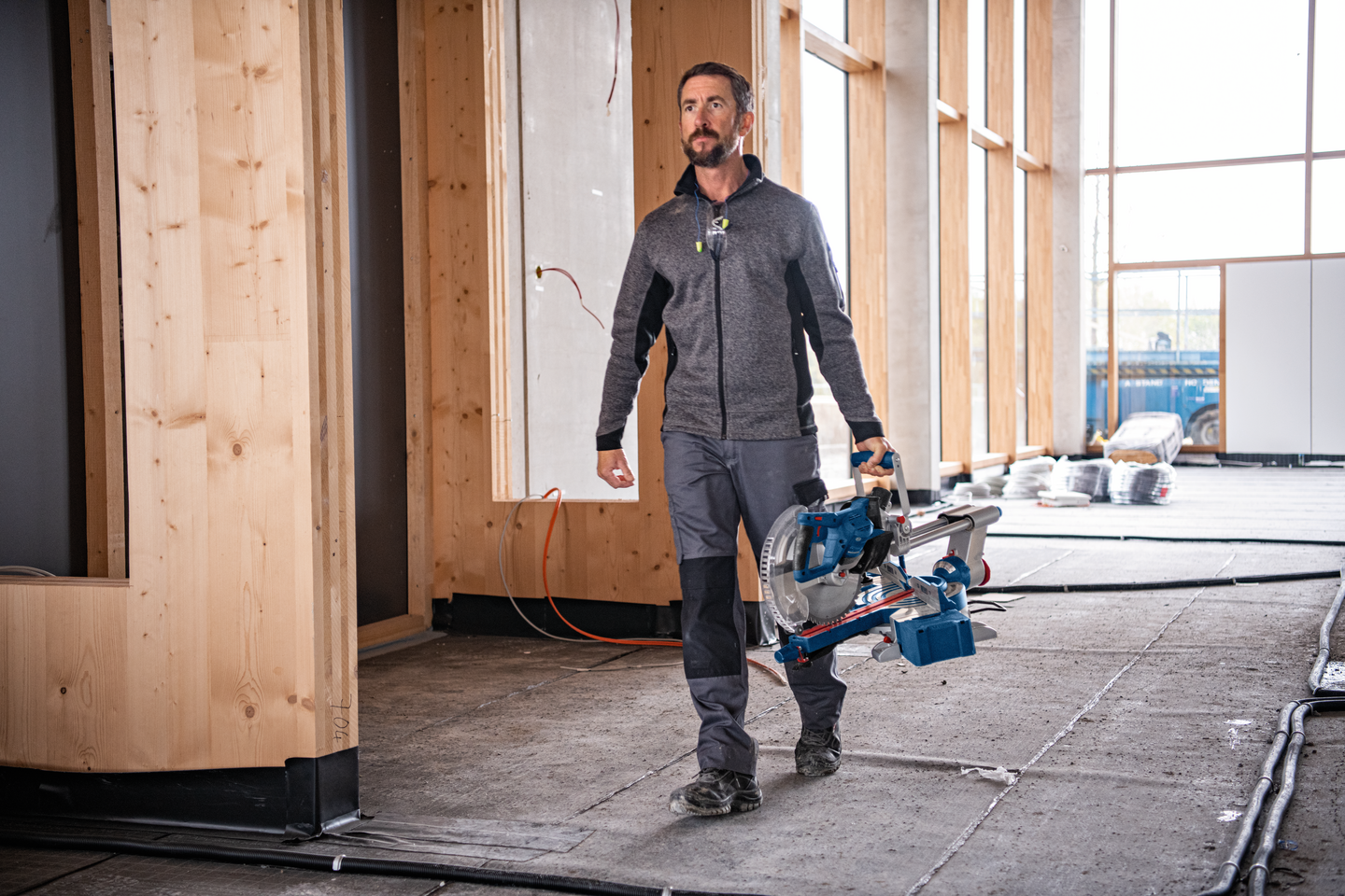 Akkukatkaisu- ja jiirisaha Bosch GCM 18V-254 D Solo