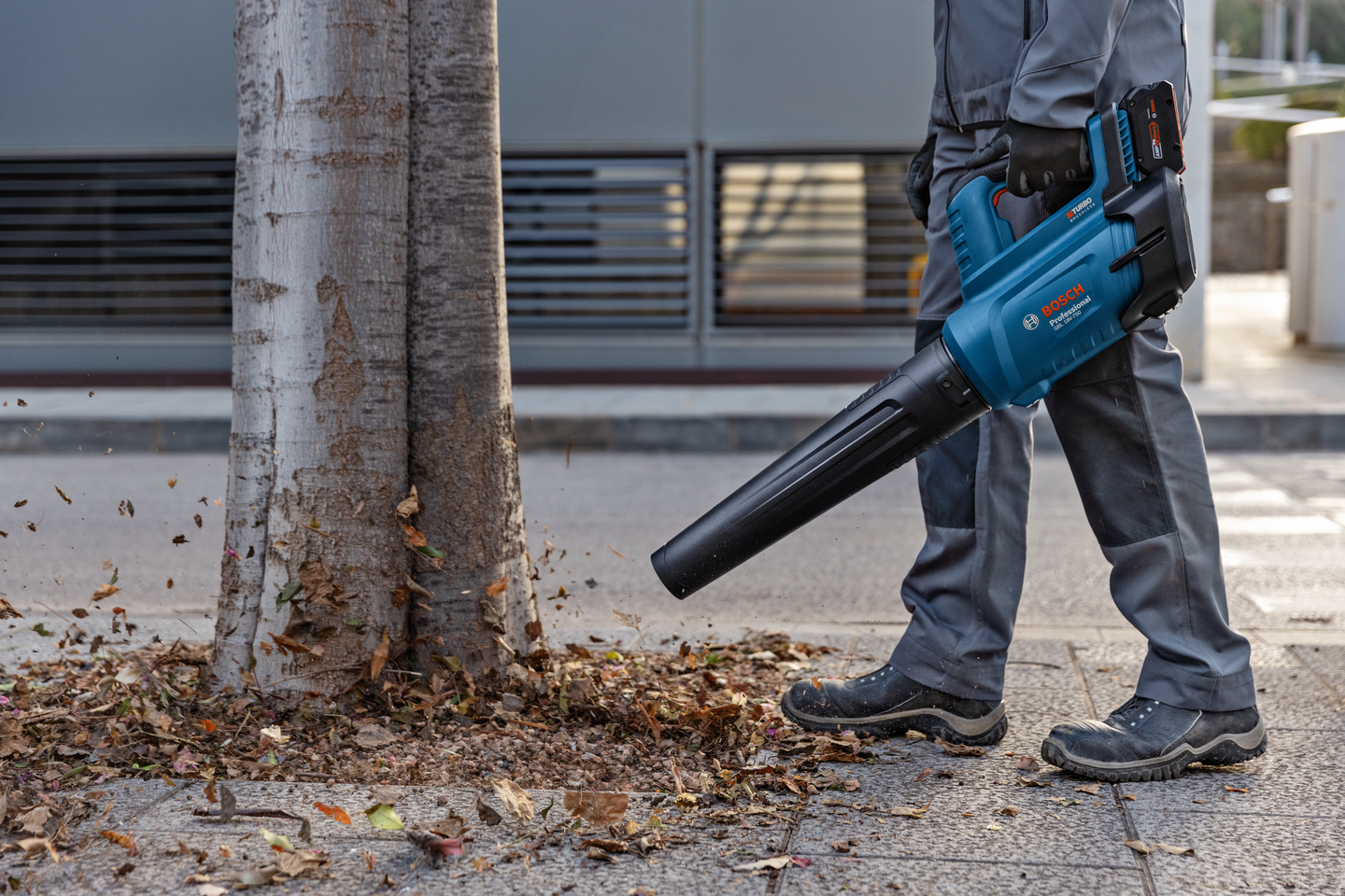 Akkupuhallin Bosch GBL 18V-750 Solo