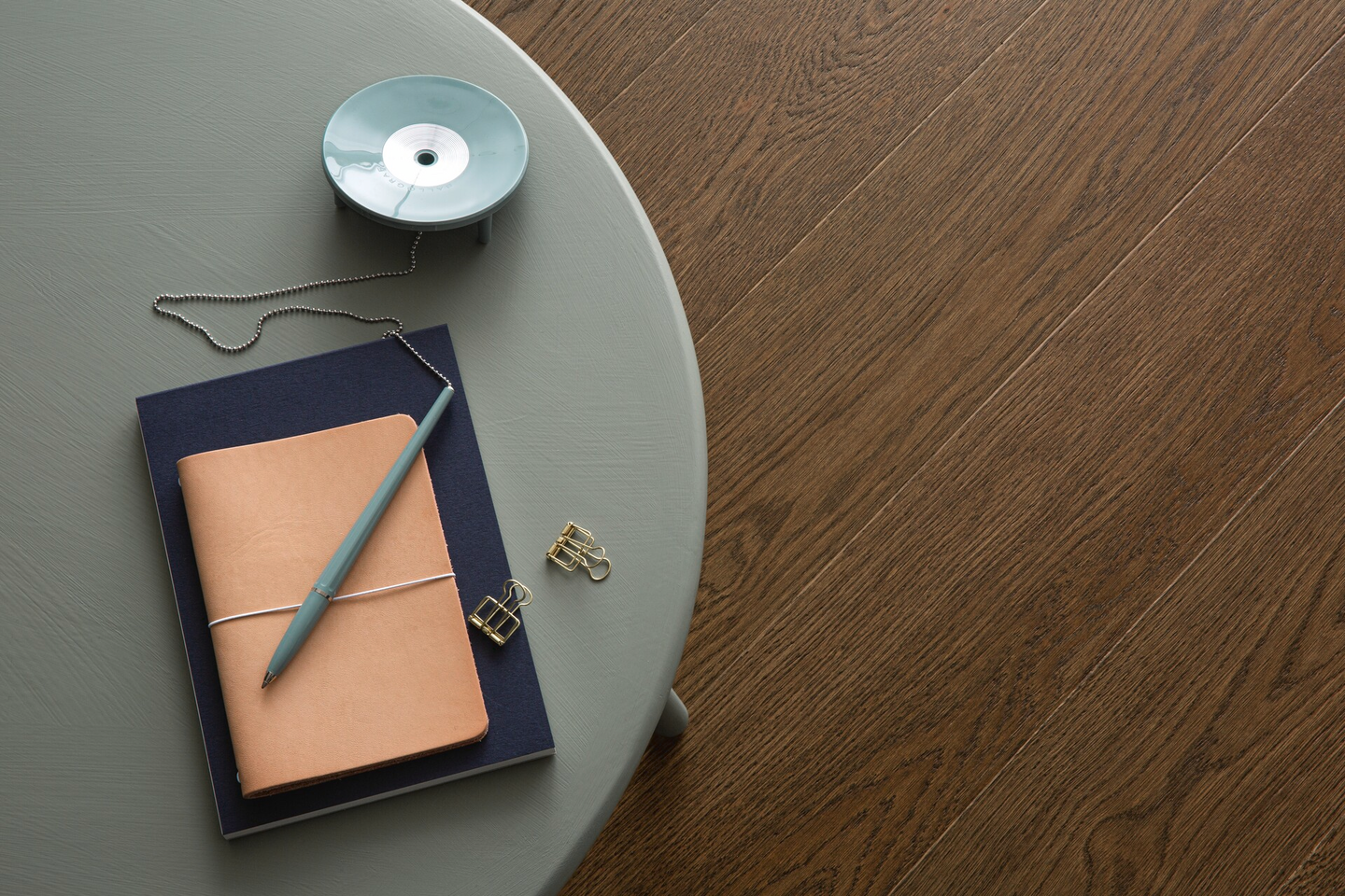 Parketti Tarkett Shade tammi Italian Brown Plank 1-s harjattu