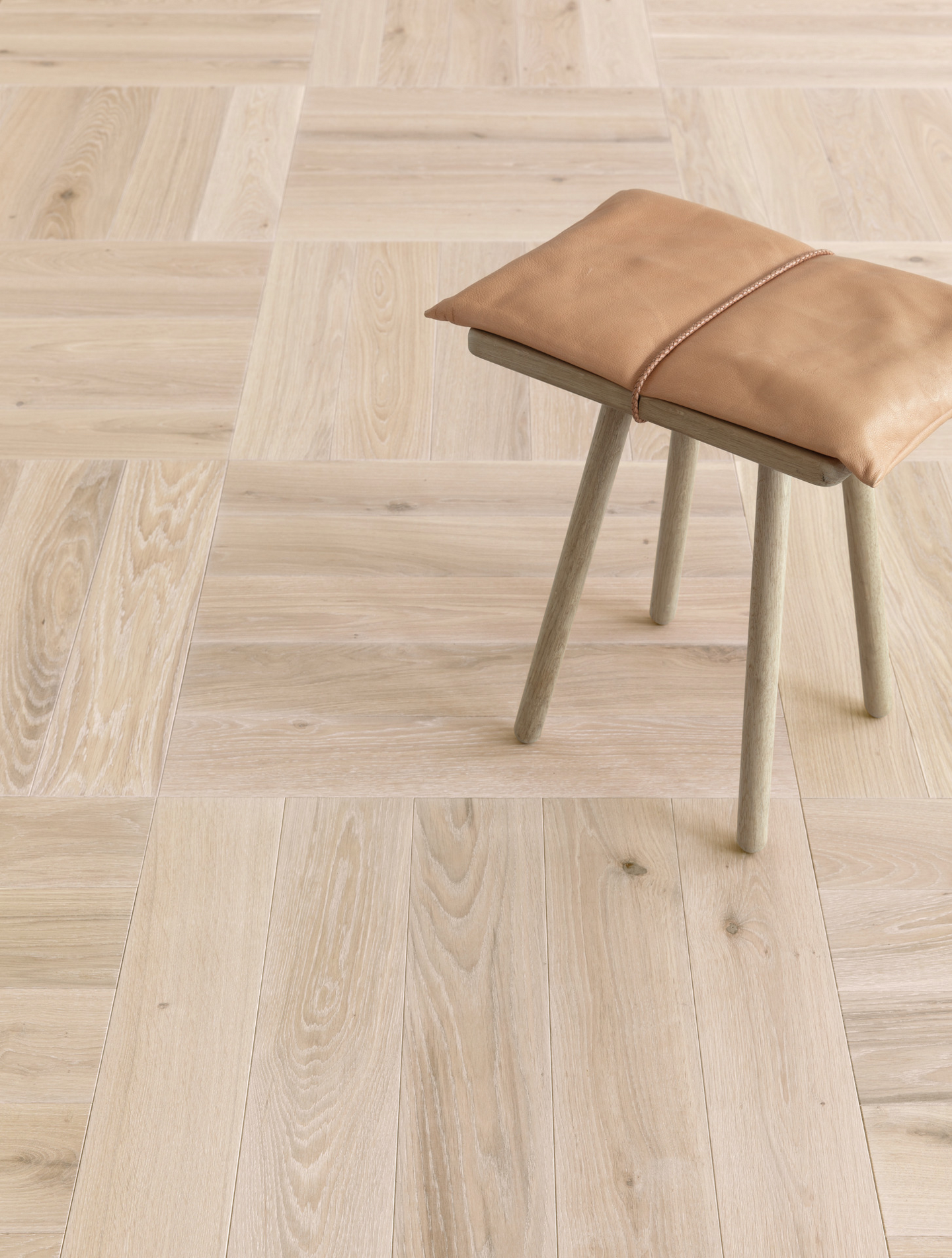 Parketti Tarkett Segno tammi Lime Stone kalanruoto harjattu oikea lauta