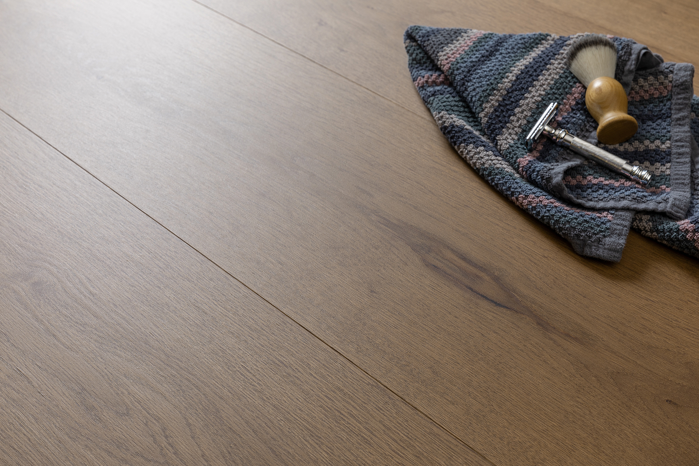 Kovetettu puulattia tammi Gantofta 3.0 XXL Terra Brown mattalakka KL33