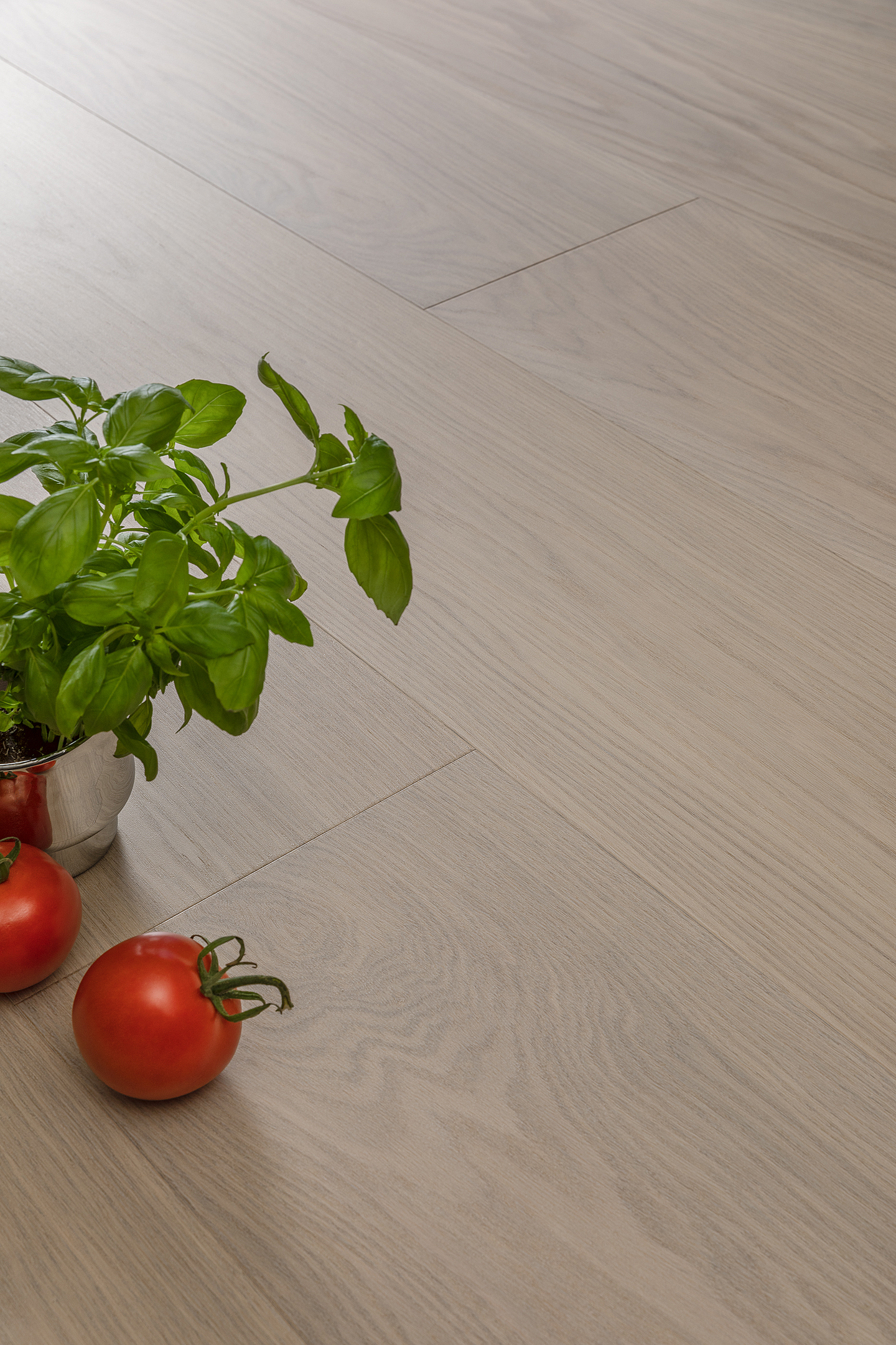 Kovetettu puulattia tammi Vistorp 3.0 XXL Powder White mattalakka KL33