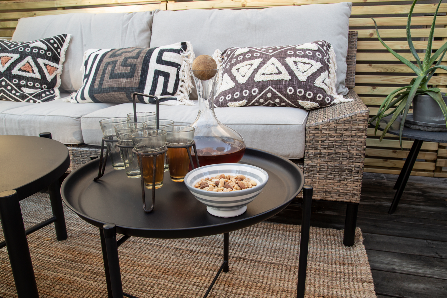 Sivupöytä Cello metalli 50cm musta