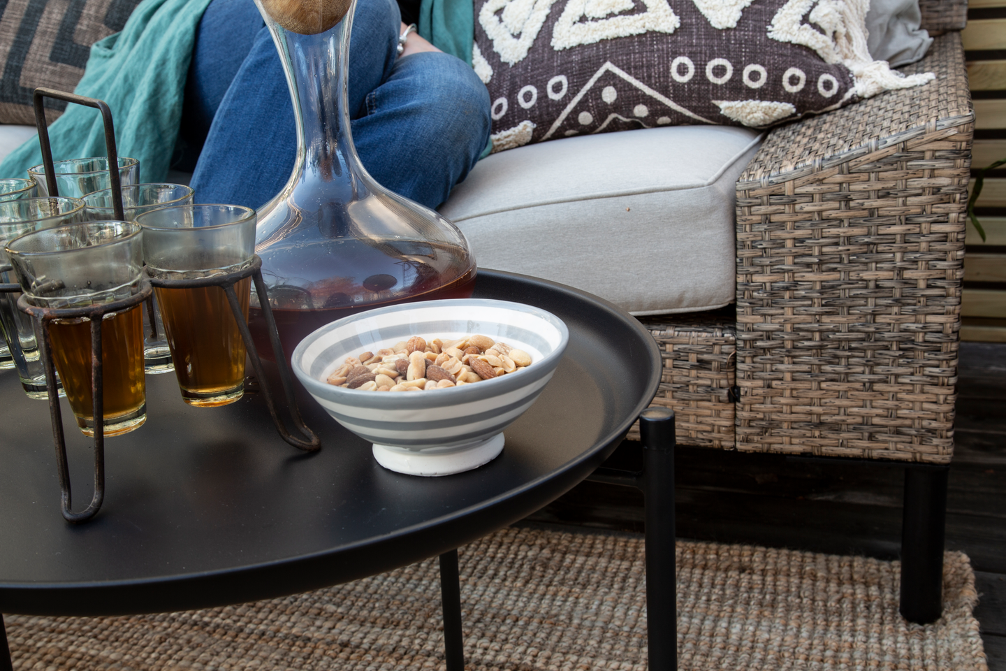 Sivupöytä Cello metalli 50cm musta