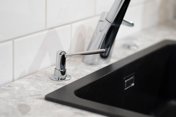 Saippua-annostelija Stala Y-1560 allasvaruste