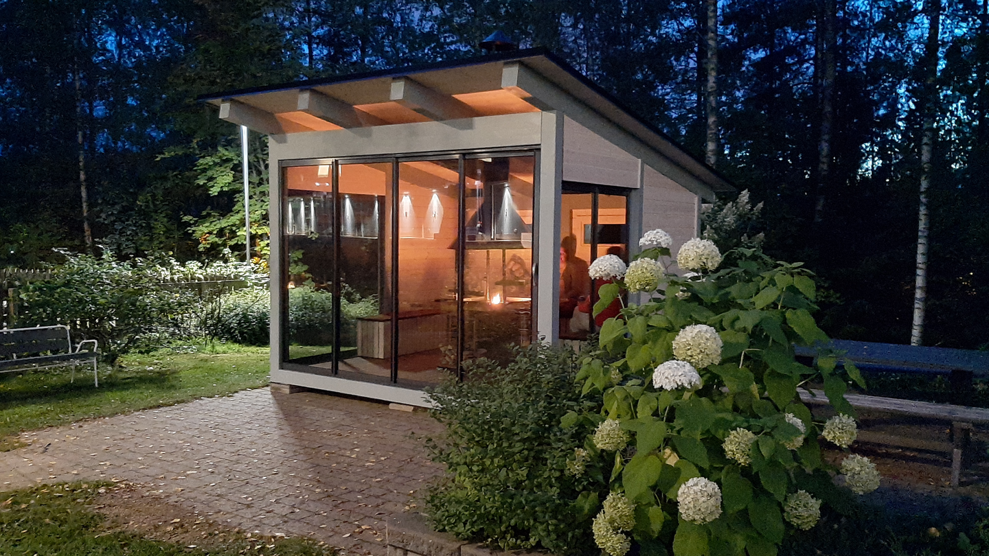 Kesäkeittiö Arctic BBQ 11,5 m² sis.Grillin,savukuvun & penkit