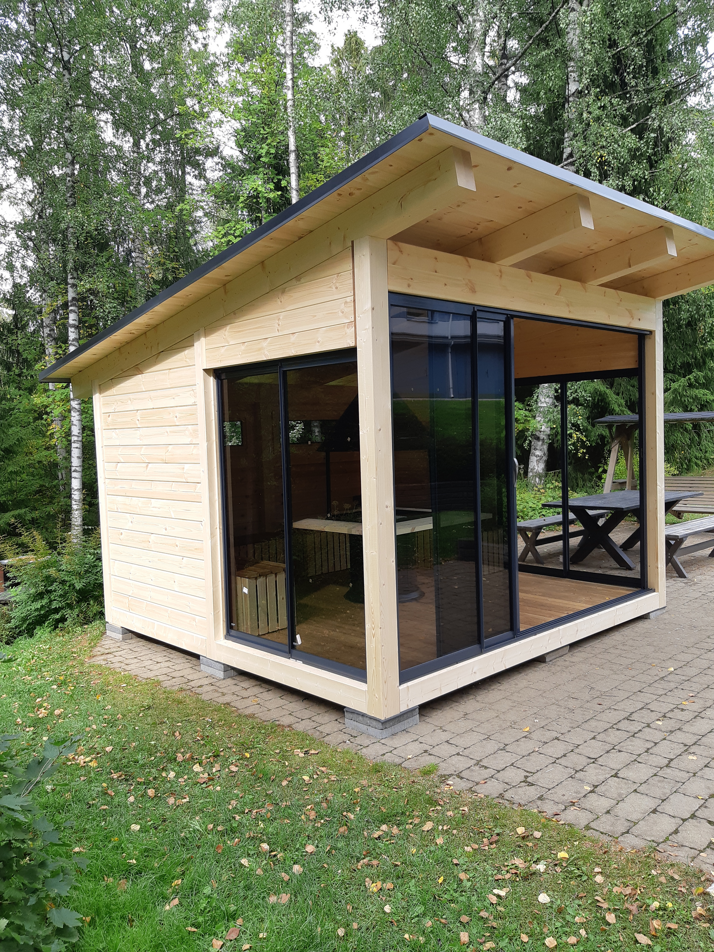 Kesäkeittiö Arctic BBQ 11,5 m² sis.Grillin,savukuvun & penkit