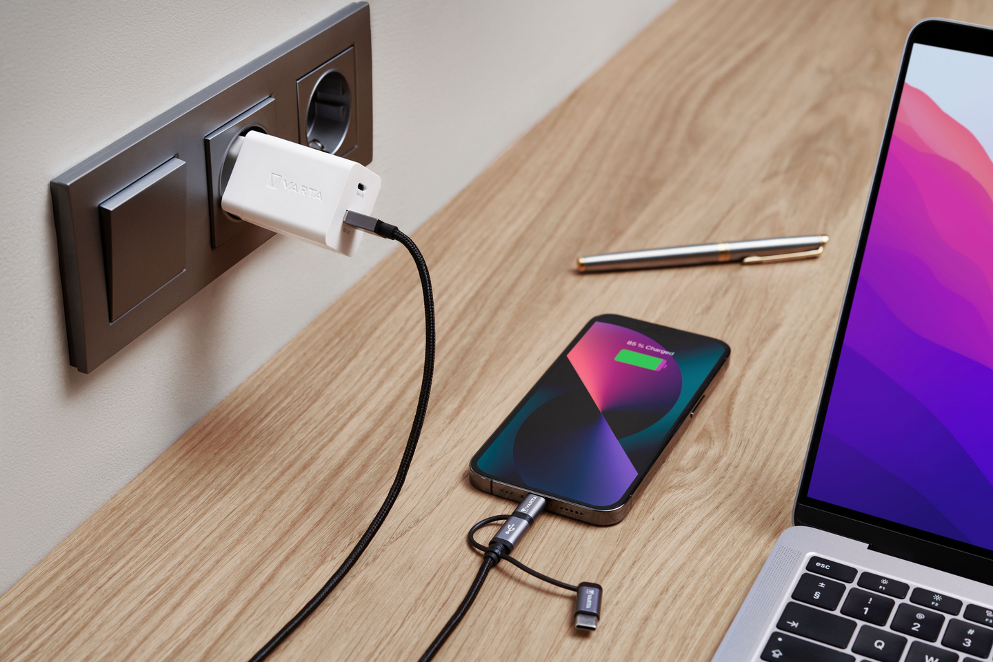 Kaapeli VARTA 3in1 USB-A / USB-C + USB-M + Lightning