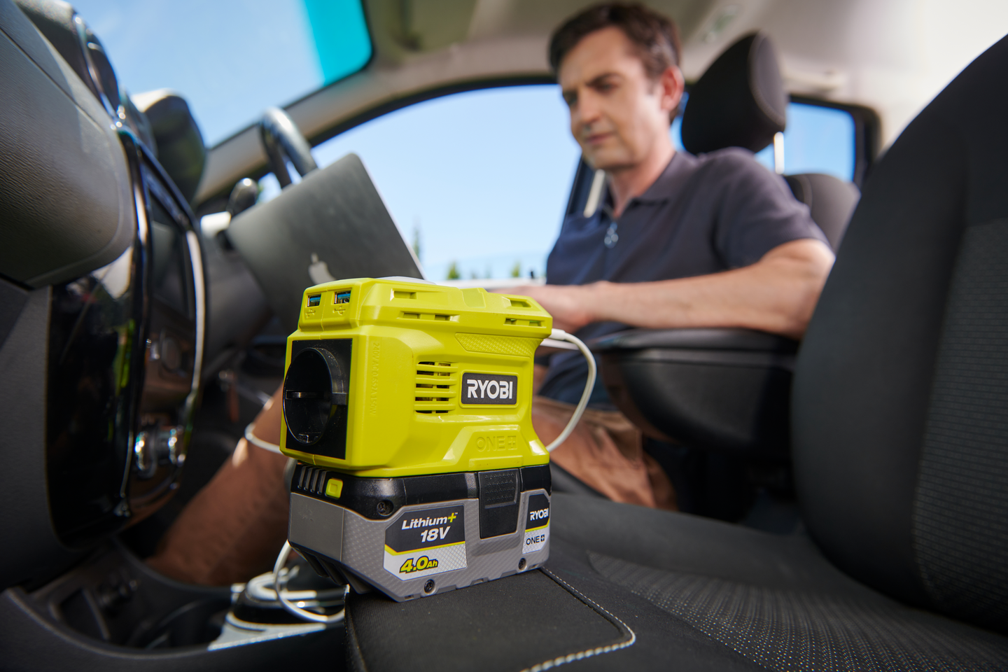 Invertteri/akkulaturi Ryobi RY18BI150B 18V ONE+ runko