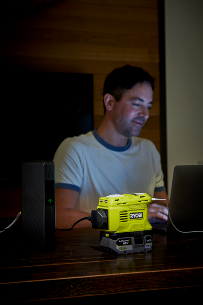 Invertteri/akkulaturi Ryobi RY18BI150B 18V ONE+ runko